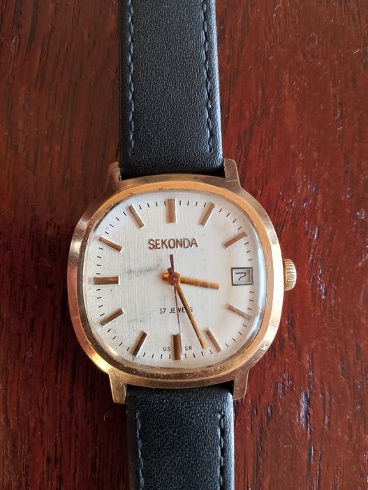 Zegarek Sekonda rosyjski złocony 17 kamieni  nakręcany