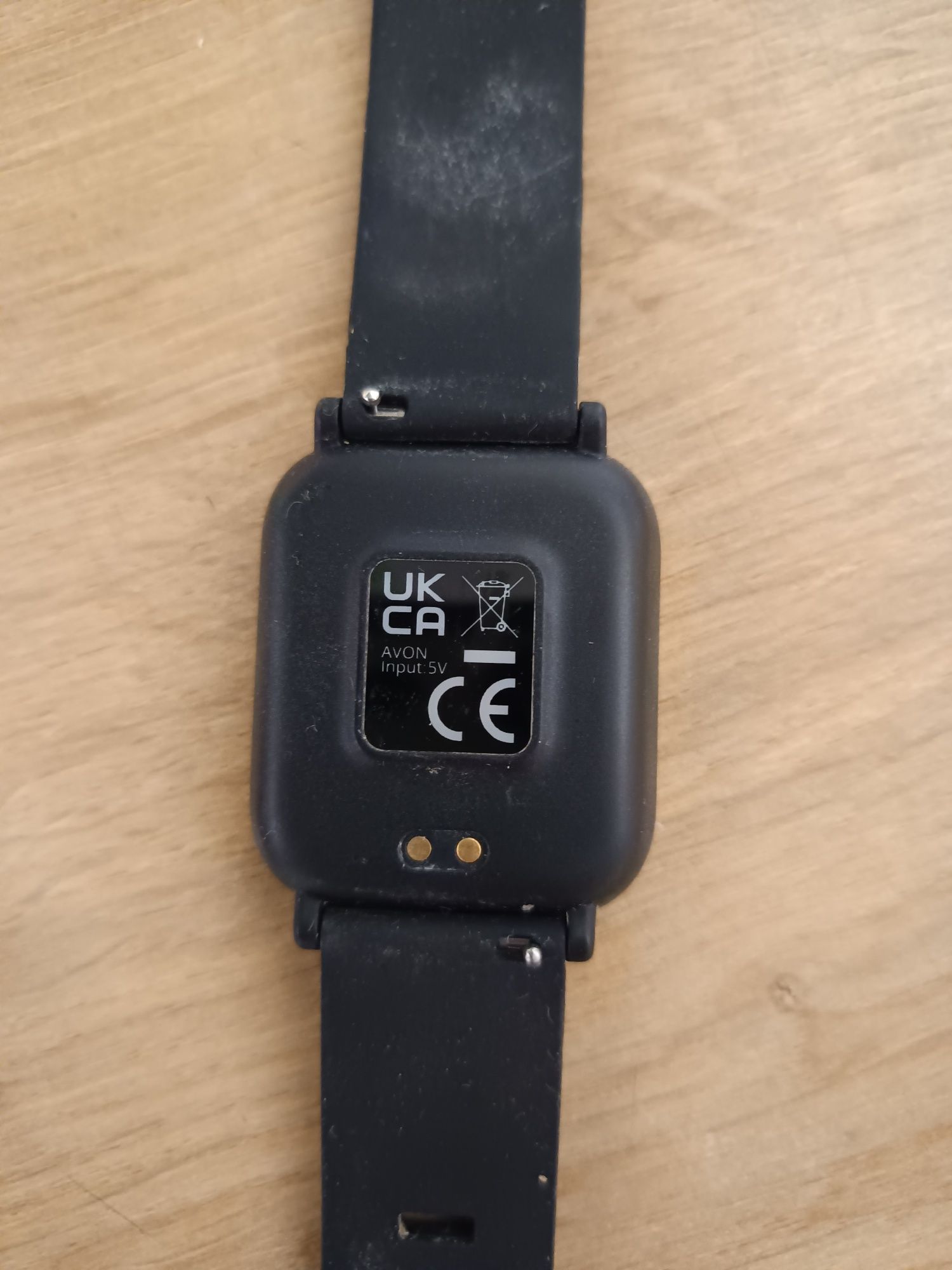 Smartwatch firmy avon