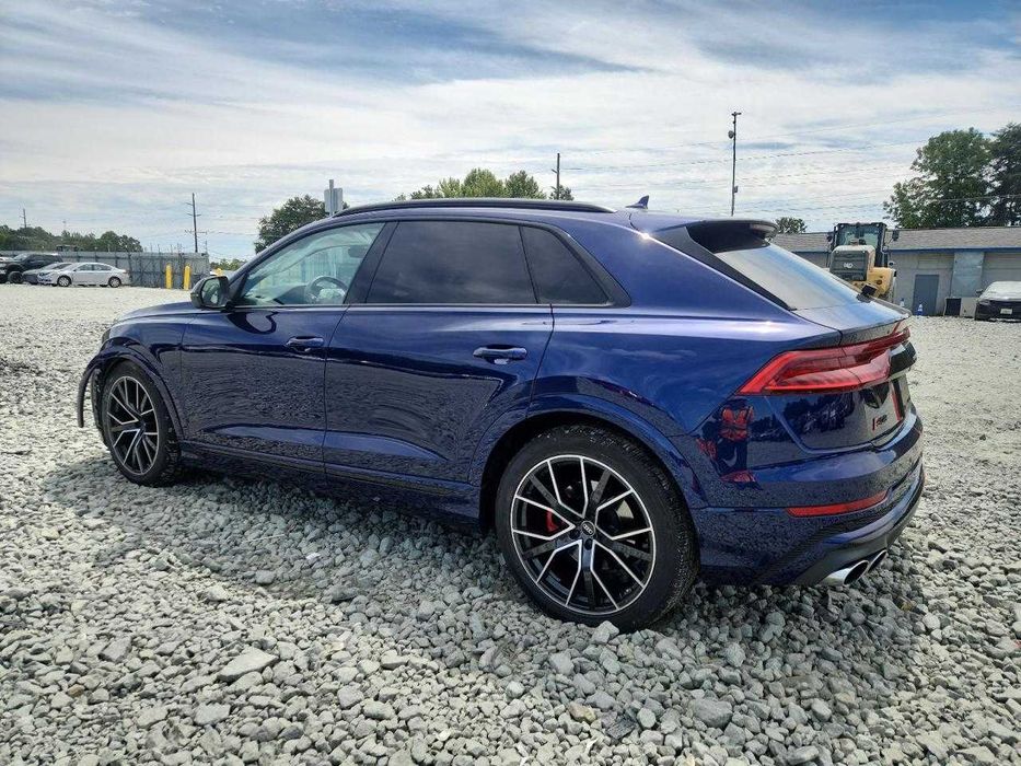 2023 Audi SQ8 чекає на відправлення
