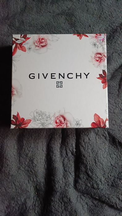 Продаю оригінальний подарунковий набір Givenchy L’Interdit