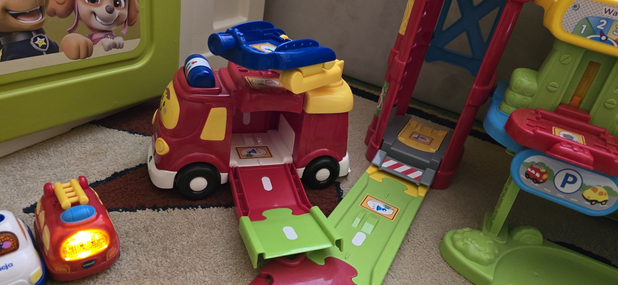 Duży zestaw tut tut autka, garaż, parking, straż