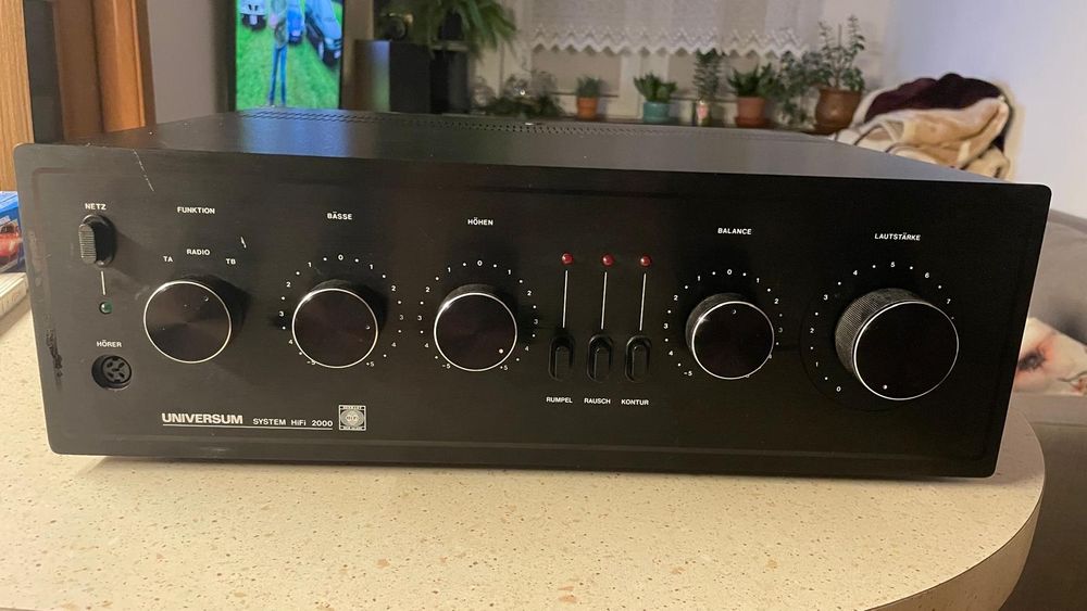 Mocny wzmacniacz Universum HI-FI 2000