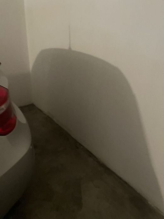 Garagem, individual e fechada,  junto Centro Saúde Infias