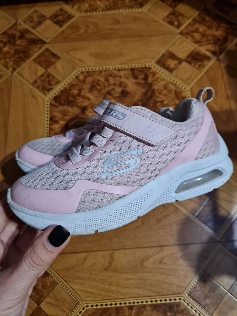 Продаю кроссовки skechers 25р. и 28р.