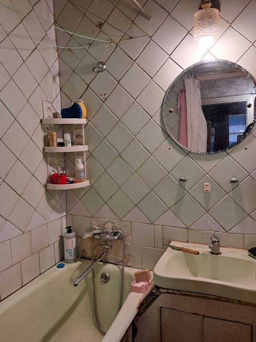 Сдам комнату в квартире. Пр.Поля, ост. Ульянова. Бомбоубежище.