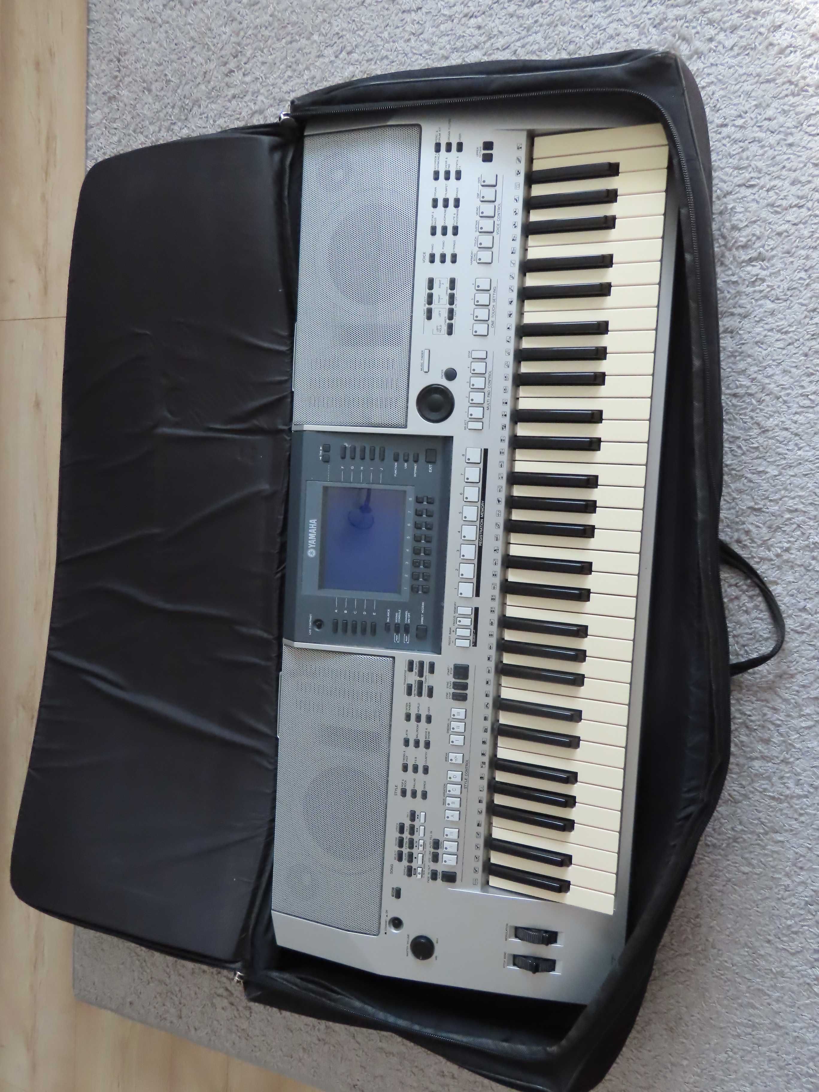 Keyboard Yamaha PSR-S700