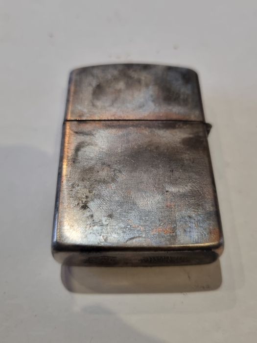 Zapalniczka z orzełkiem w koronie sygnowana