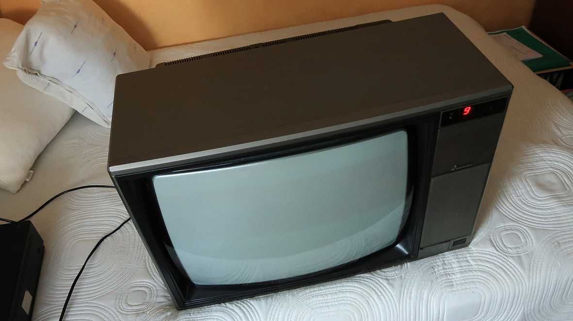 TV CRT antiguidade em ótimo estado conservação e de funcionamento