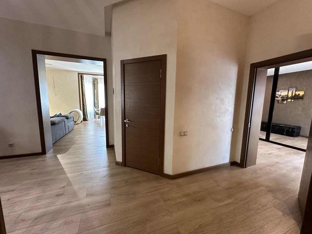 Аренда коттеджа 350м2 Варваровка скважина, генератор 5 комнат