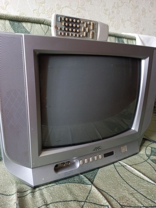 Телевізор  JVC , пульт