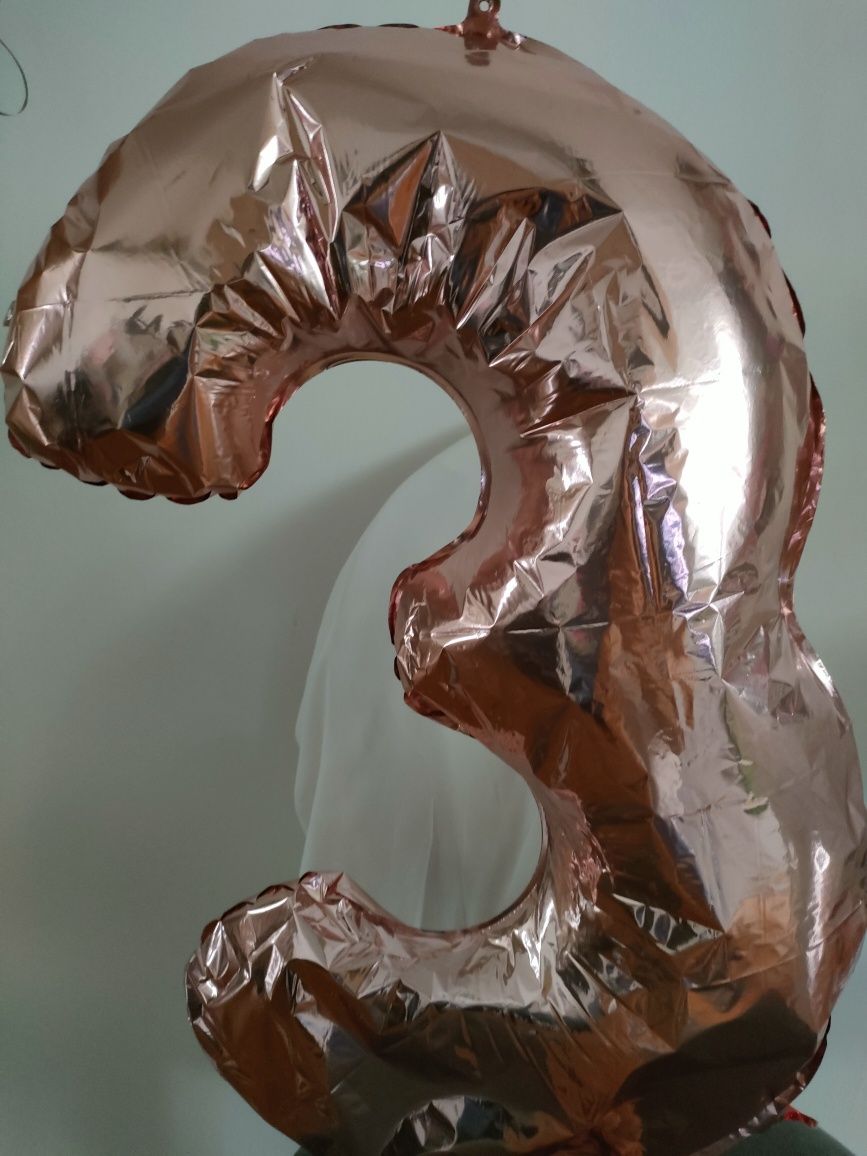 Balon cyfra 3 na hel