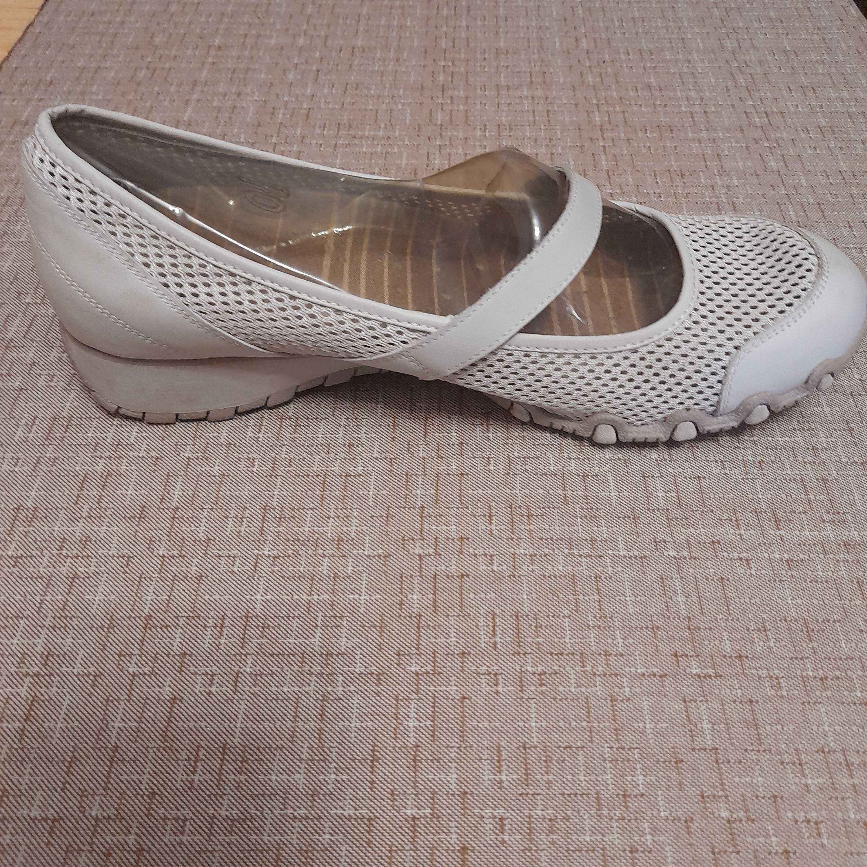 Продам балетки/спортивне взуття/