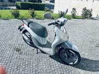 Yamaha “Scooter” WHI