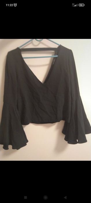 Camisola crop com efeitos nas mangas