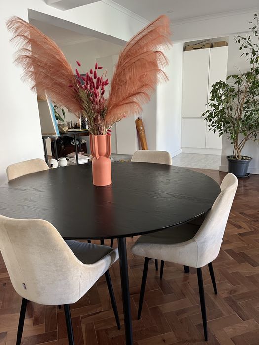 Mesa de Jantar + 4 Cadeiras | Dining Table + 4 Chairs