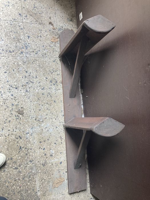 Cabide em Madeira para dois Arreios de Cavalos