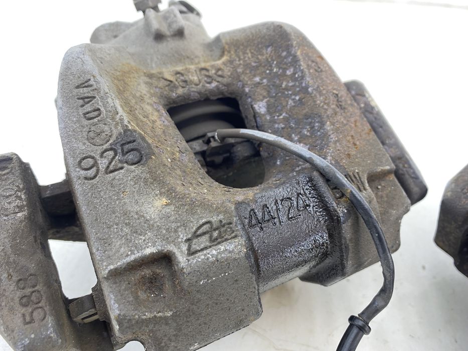 BMW 7 F01 F02 F07 F10 F11 zacisk hamulcowy tył prawy lewy 3.0D 44/24