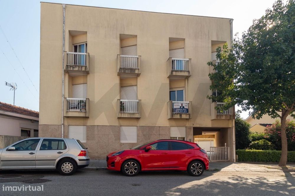 T2 ao Mercadona, em  Espinho, de 2 frentes  com garagem, varandas  22