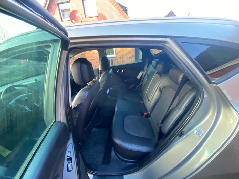 Продам авто Hyundai IX35.тел.+380971449189