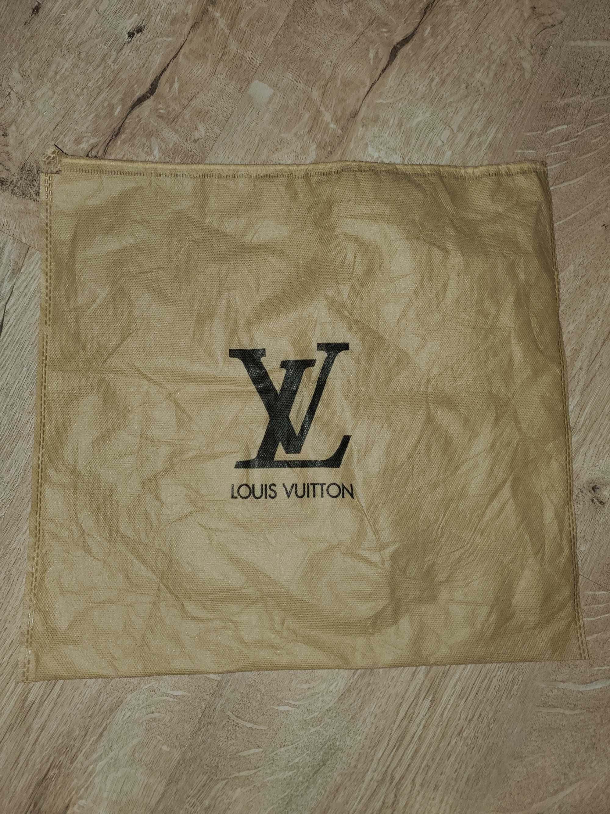 Сумка яркая заметная Louis Vuitton Франция плюс пыльник