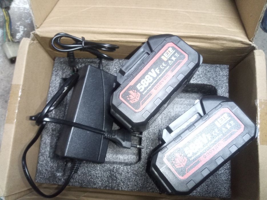 Акумулятор для шуруповерта, гайковерта та ін. інструментів.