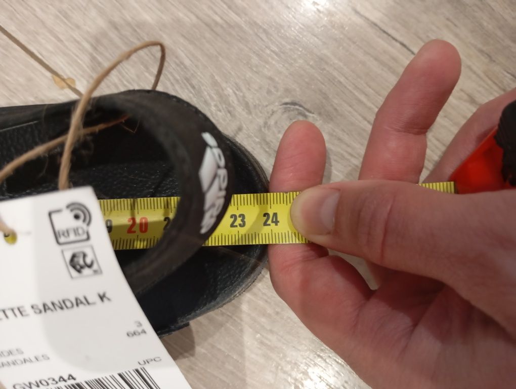 Продам сандалі Adidas Adilette sandale 35 розмір, оригінал