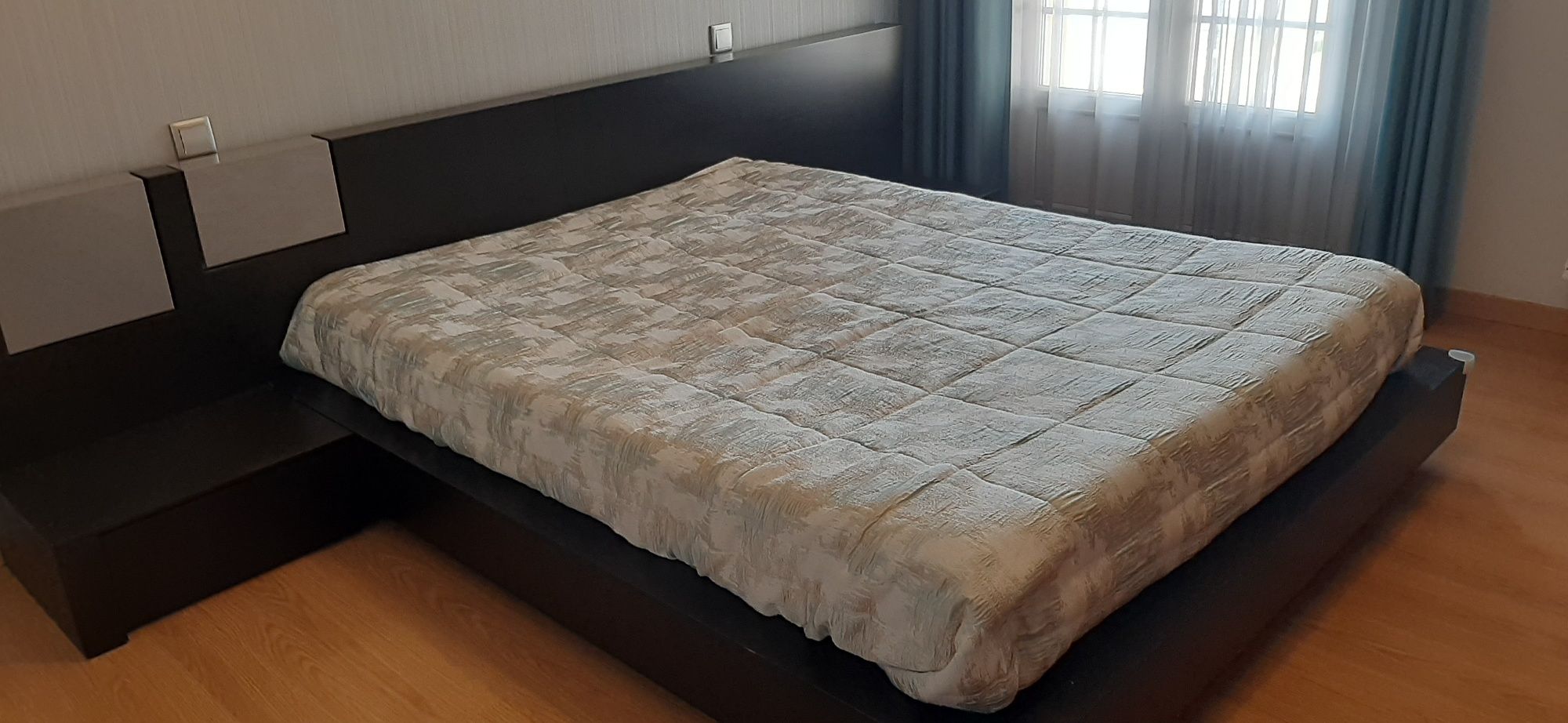 Cama de casal 2,00m x 1,60 m