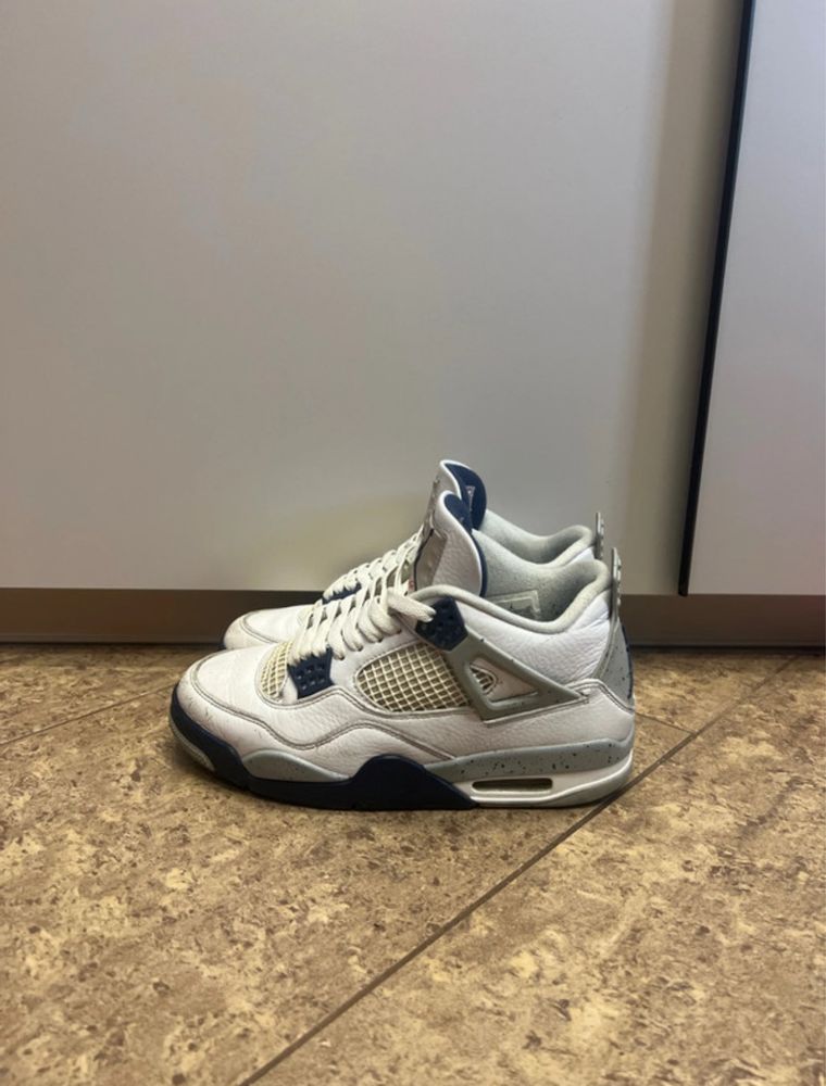 Air Jordan 4 Retro Midnight Navy