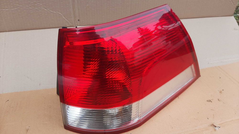 lampa prawa lub lewa w błotnik Vectra C kombi oryginał