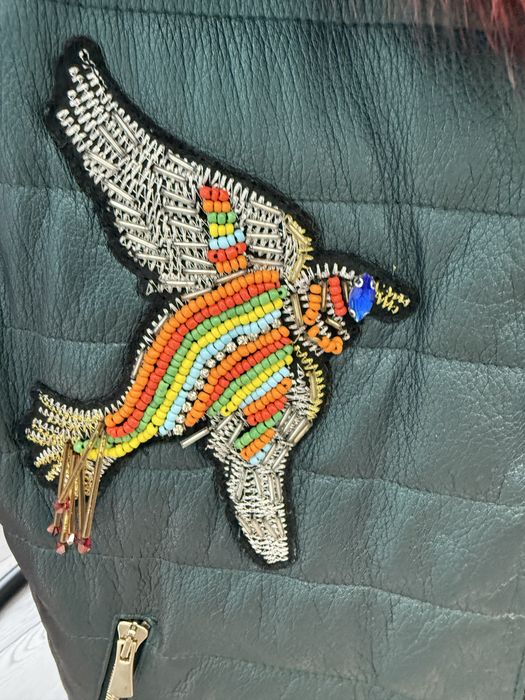 Продам жіночу шкіряну куртку