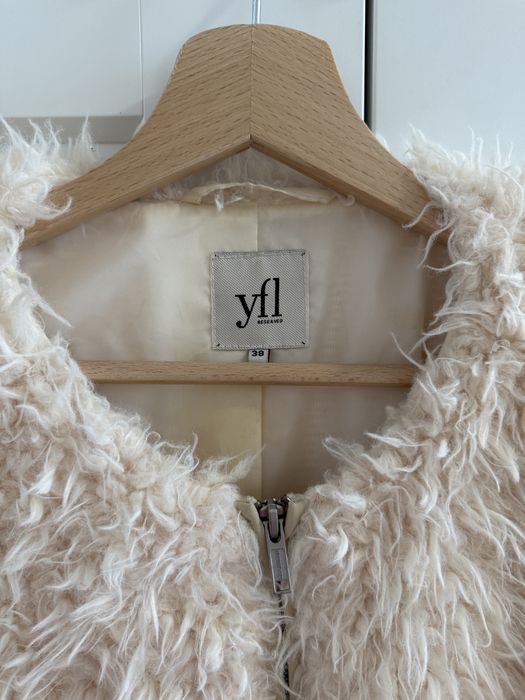 Biały kremowy płaszcz miś sztuczne futro na suwak Reserved M 38