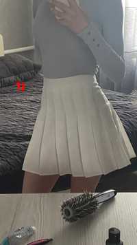 Біла тенісна юбка