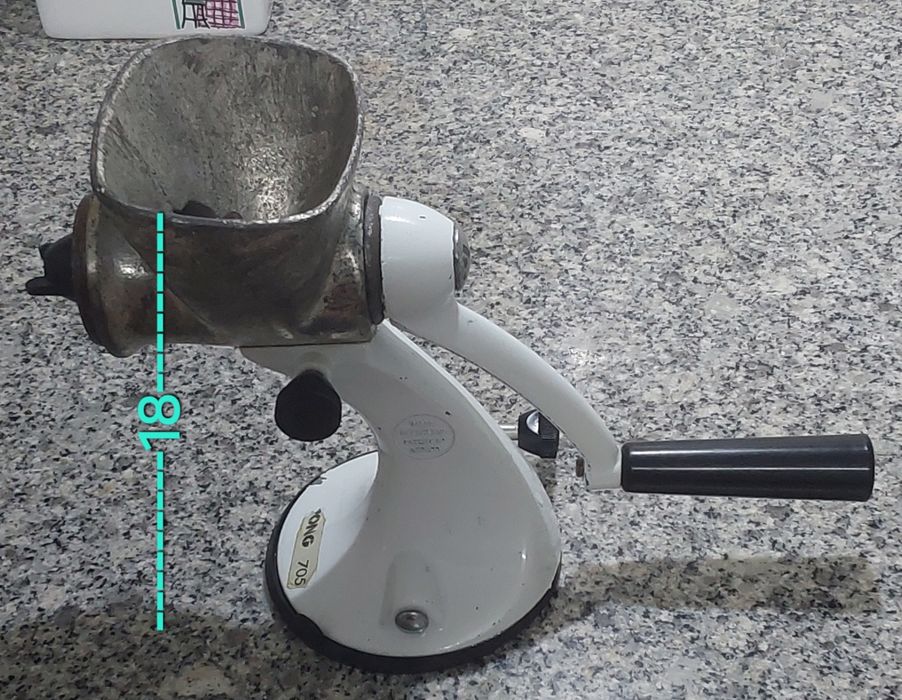 MOINHO ANTIGO E RARÍSSIMO PARA PICAR CARNE OU OUTRO.Casa,Colecção,Etc.