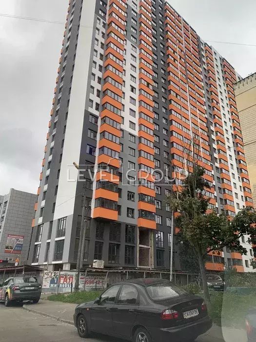 Продаж приміщення під кафе, перукарню та інше