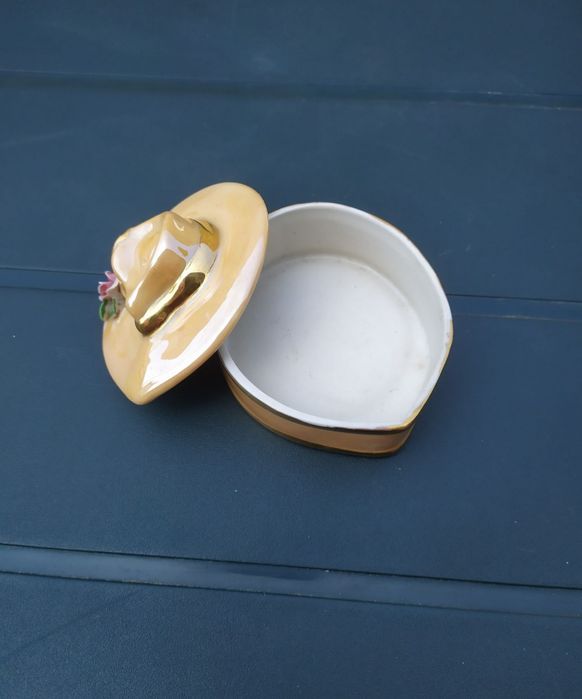Peças porcelana decorativas