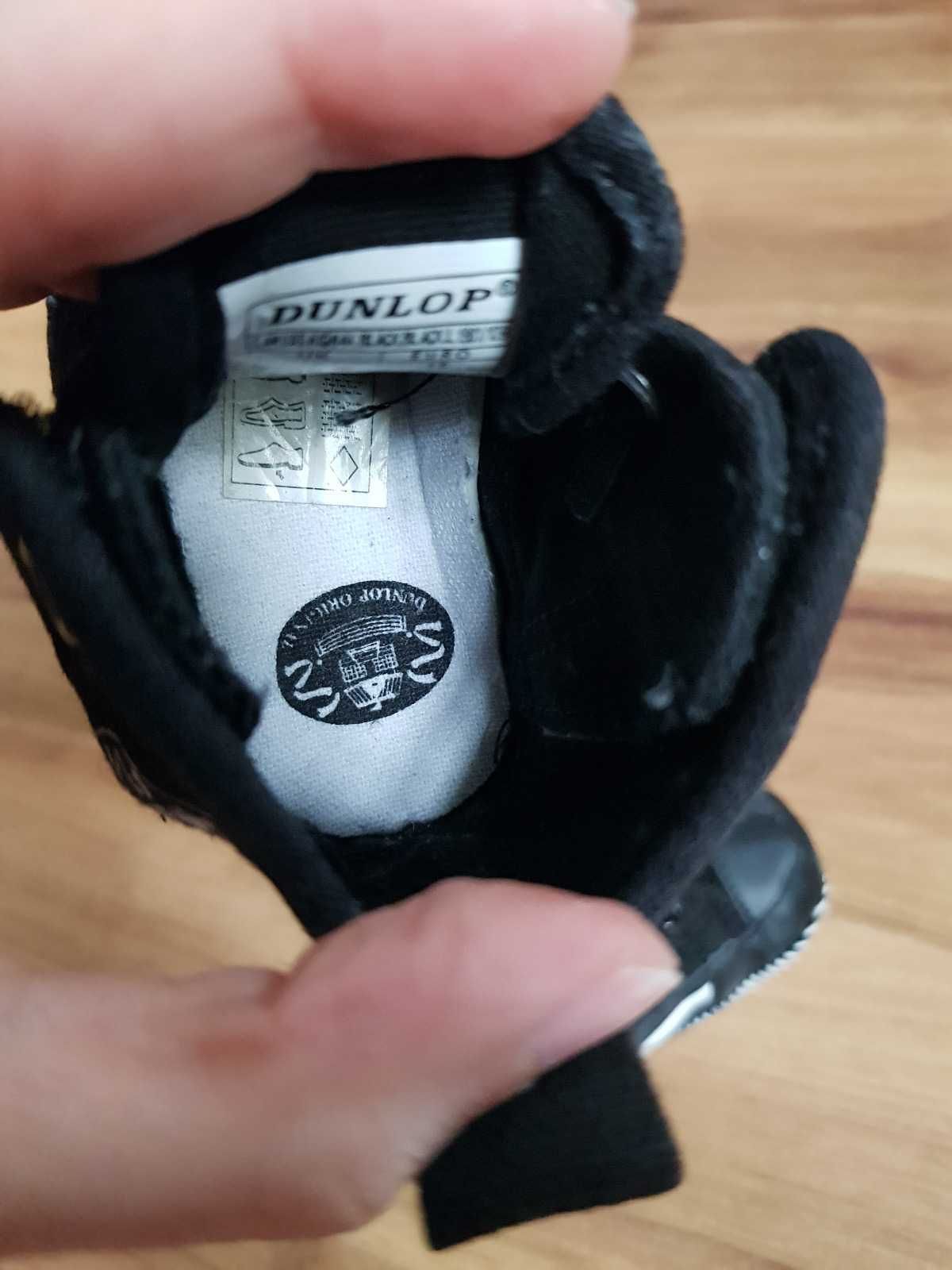 Buciki czarne niechodki dla dziecka Dunlop  rozmiar 15 EUR trampki