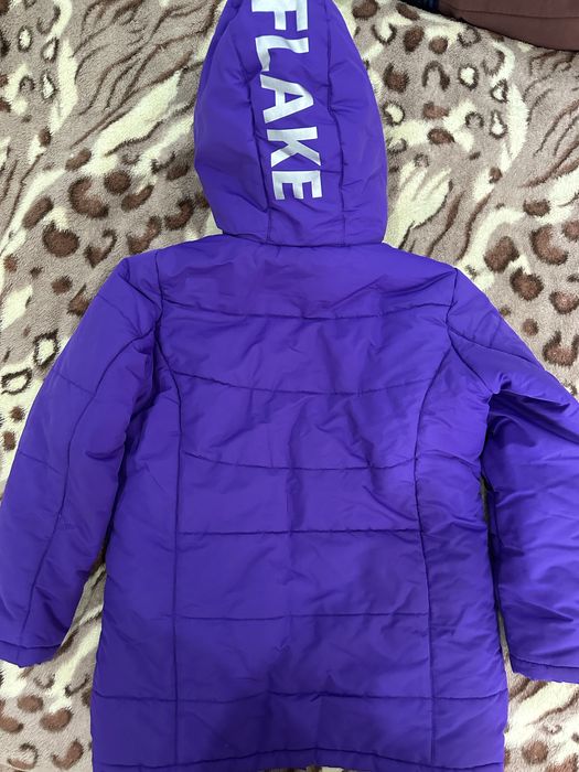 Зимова куртка на дівчинку 8-9 років