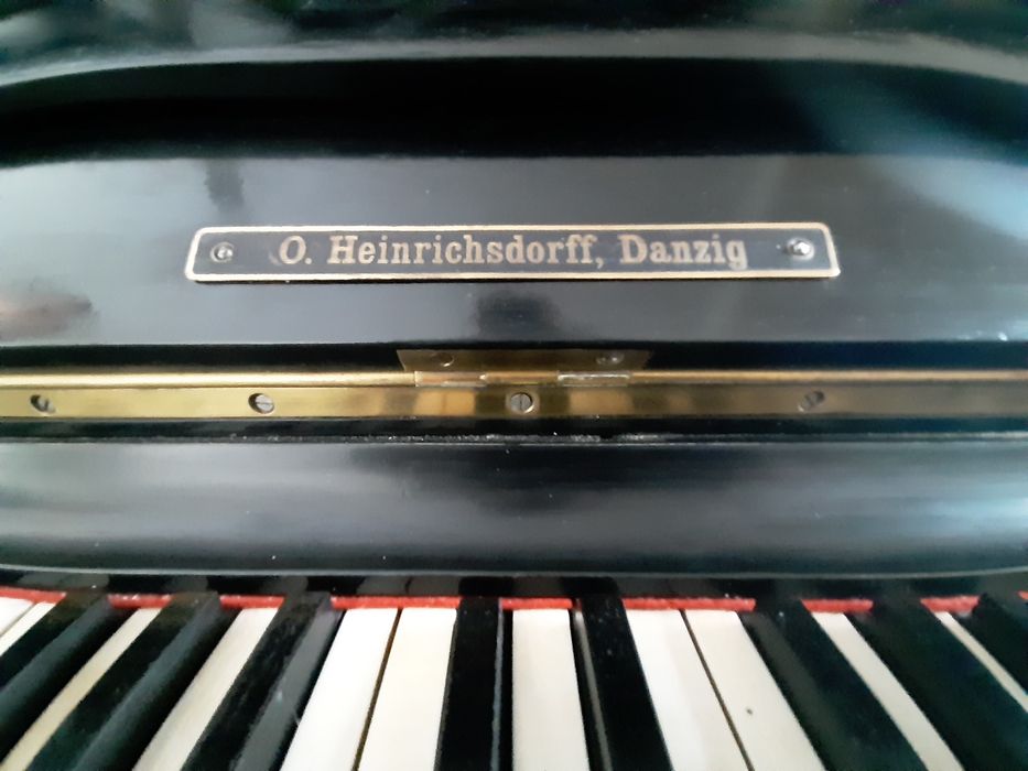 Pianino O.Heinrichsdorff. Danzig