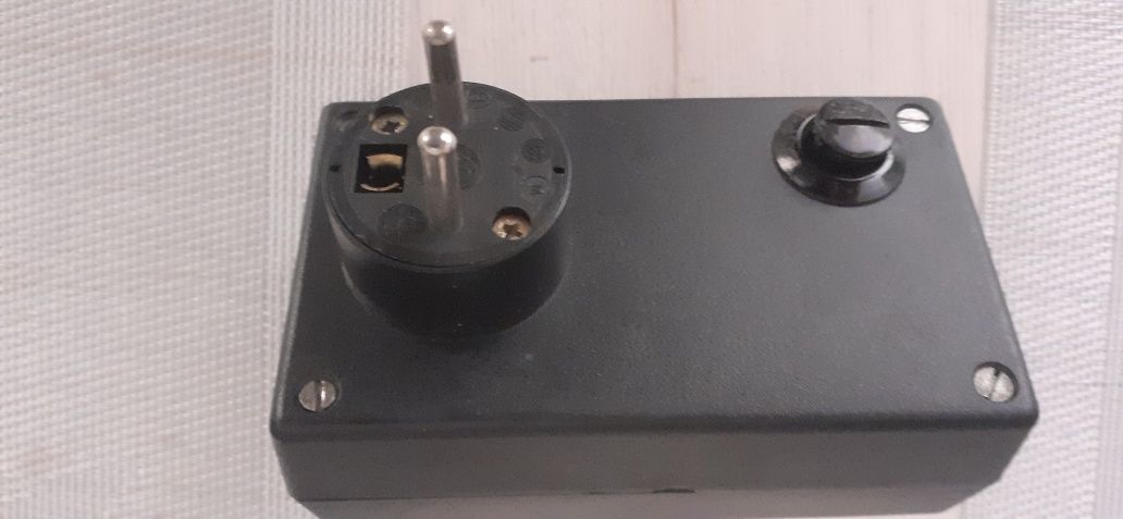 Regulator napięcia 230 V DIY