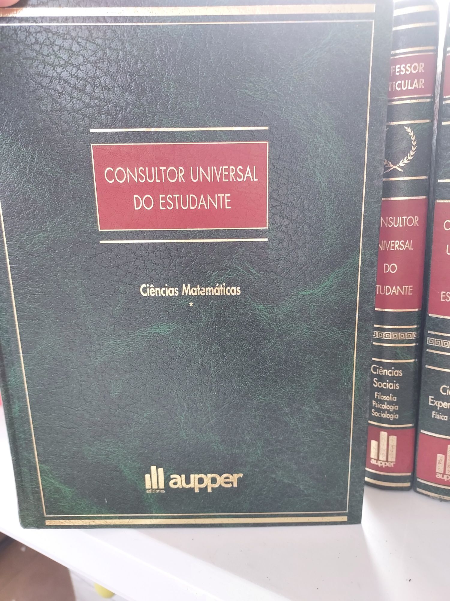 Enciclopédia consultor Universal do estudante