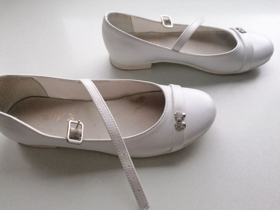 Buty komunijne r. 32