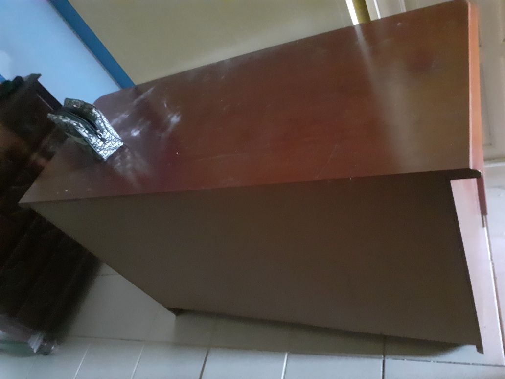Comoda em bom estado