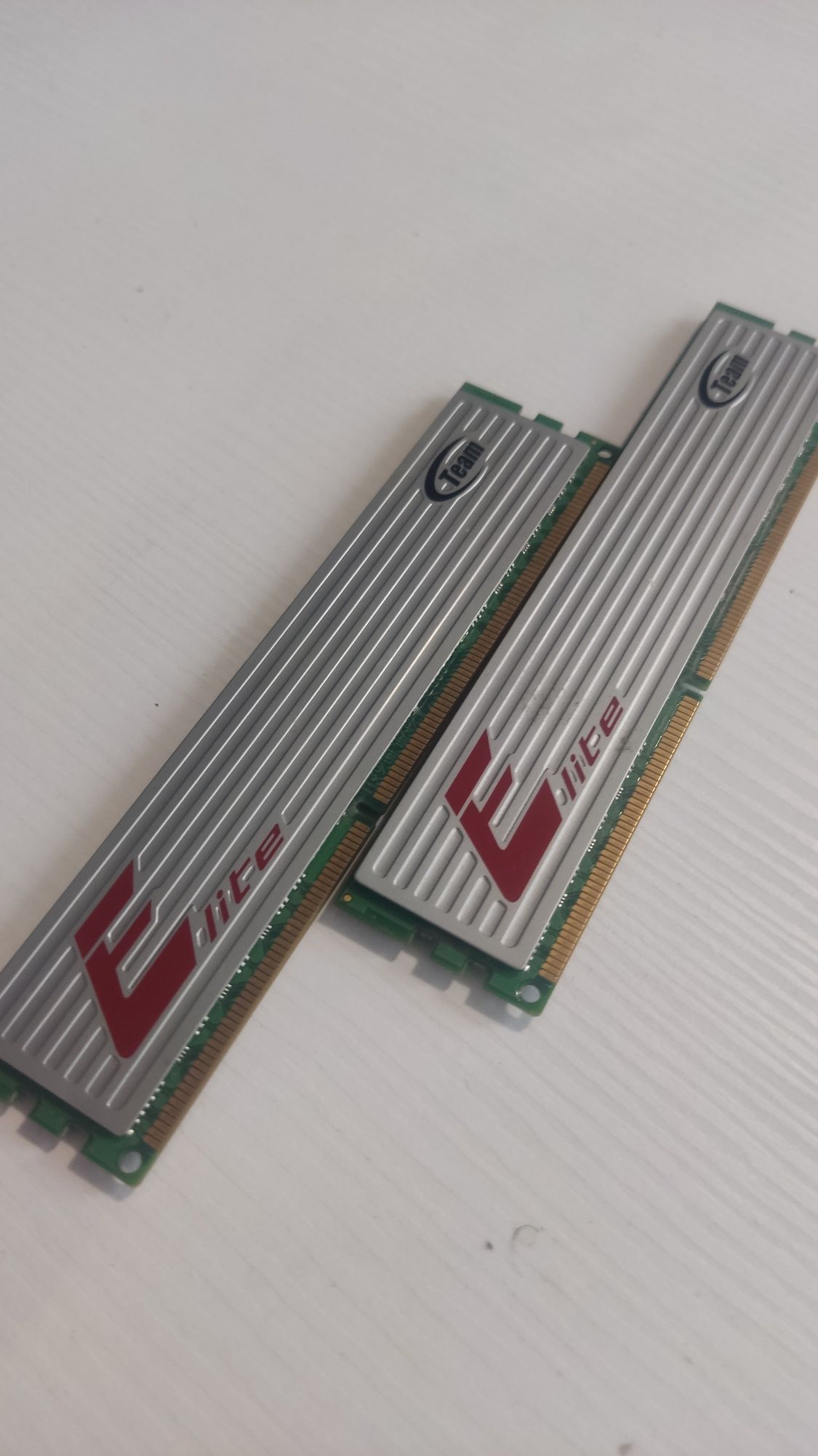 Оперативна память 16gb ддр3 1600 2 комплекти 8gb(4+4) читайте опис