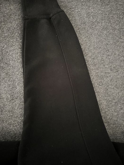 Кофтинка чорна укорочена на флісі Zara