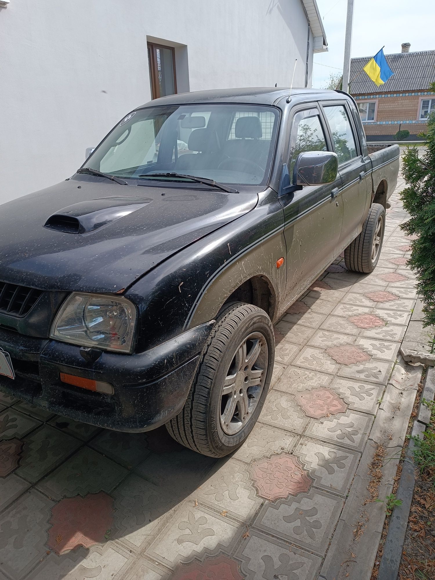 Авто для ЗСУ Л200