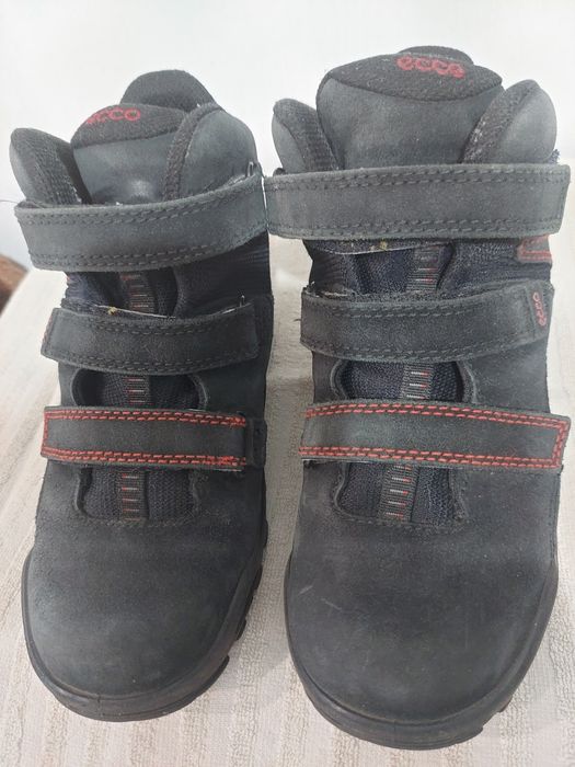 Продам ботинки ecco р.34 для мальчика