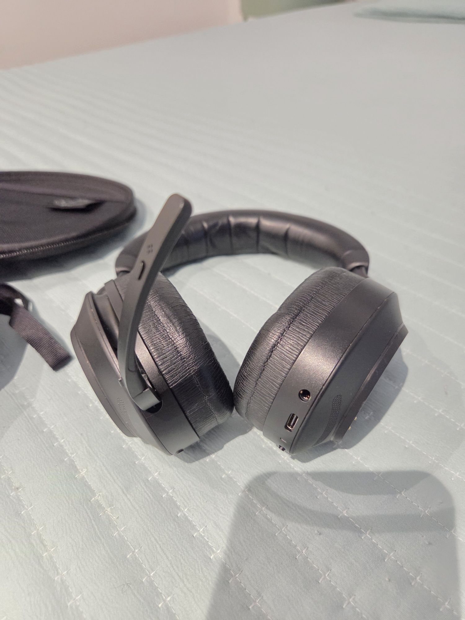 Headset Jabra Evolve2 85 USB-A com base de carregamento – Usado