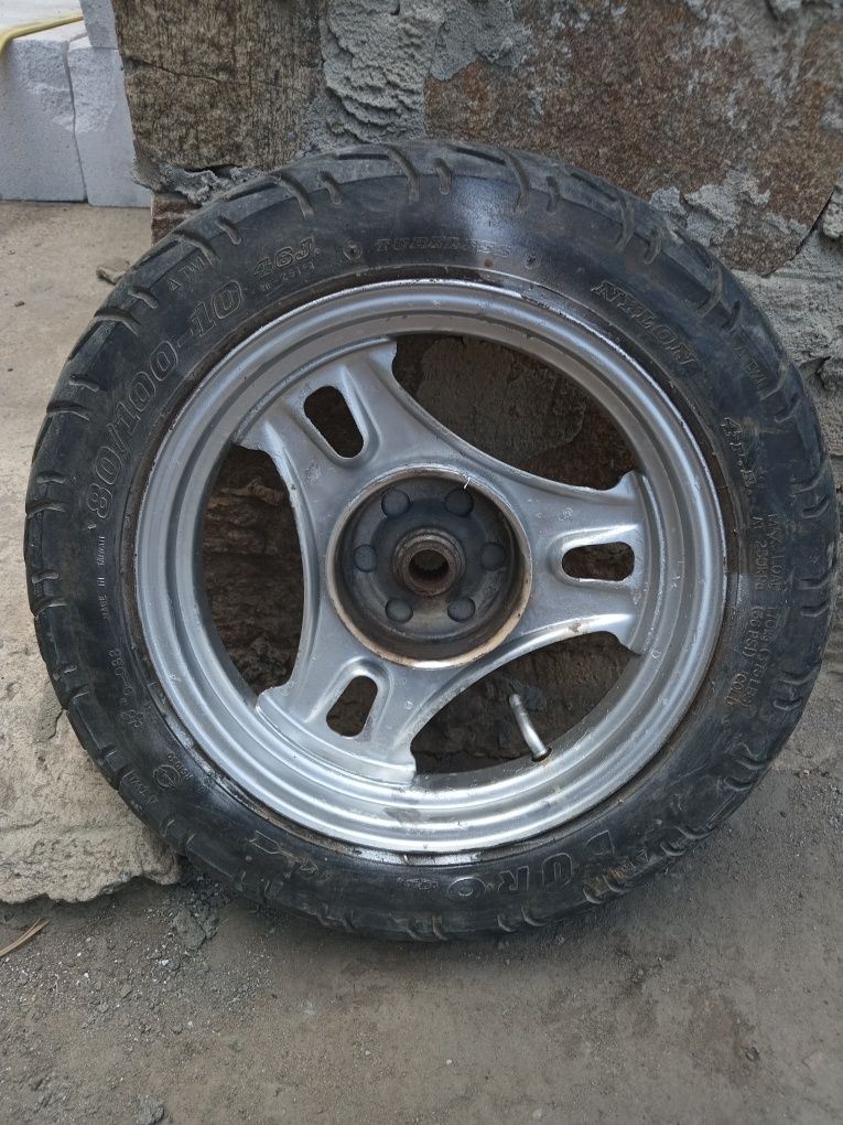 Продам колесо для скутера