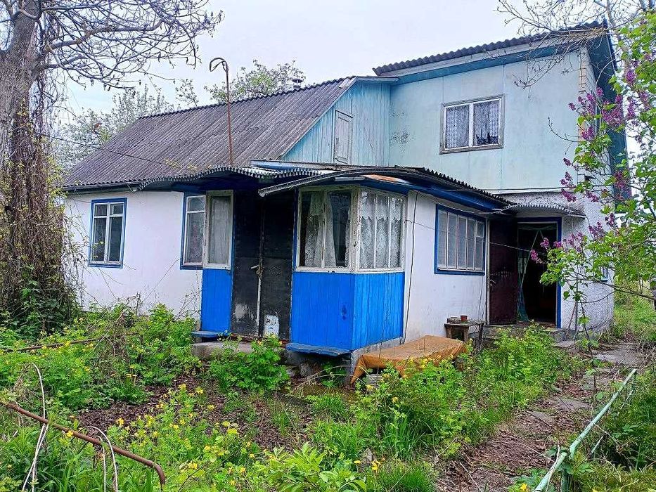 Продам жилий будинок з хозпобудовами та окремою банею в с.Ніжиловичі