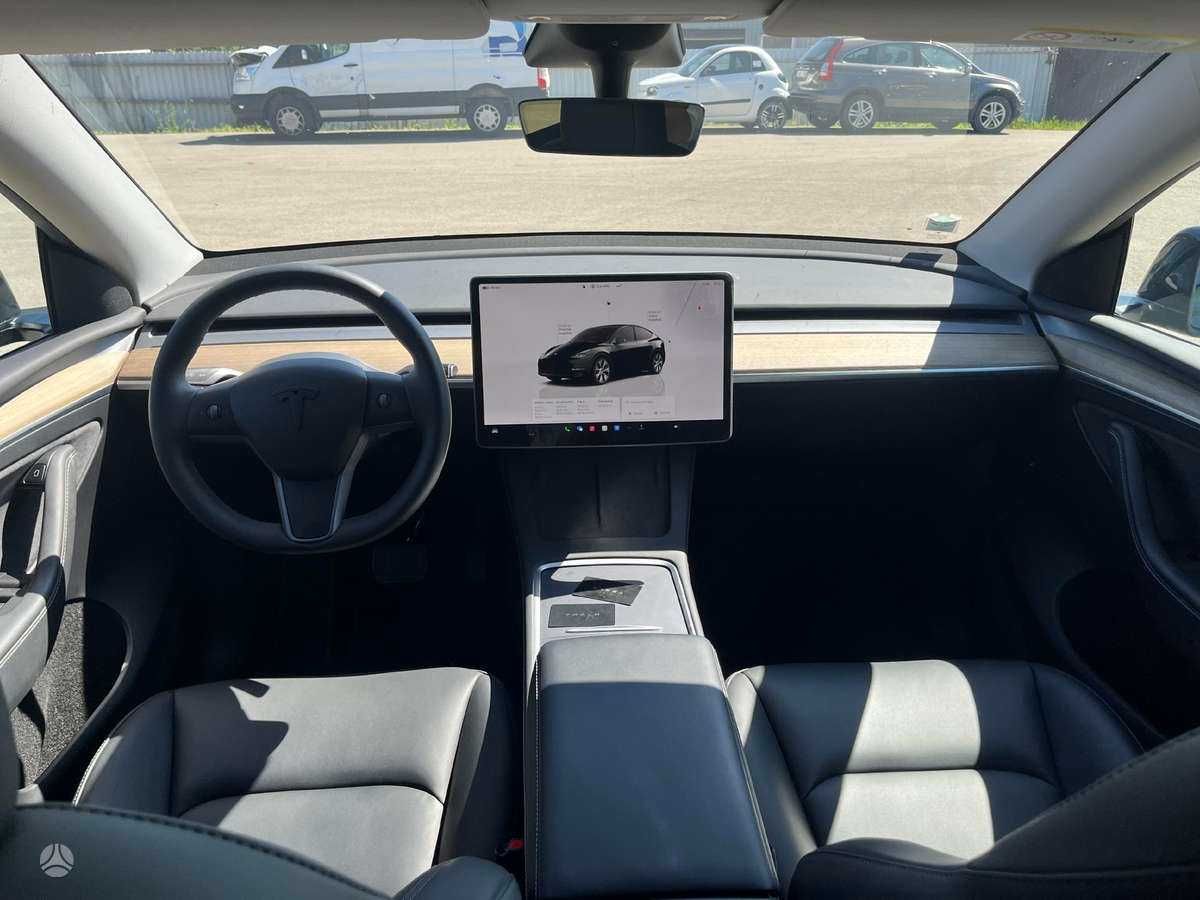 Tesla model y 2023 long range dual motor